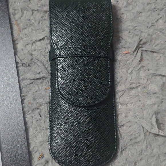 Louis Vuitton Dark Green Taiga Etui PenCase (EUC)(COA)✨️💚✨️ - Picture 1 of 7